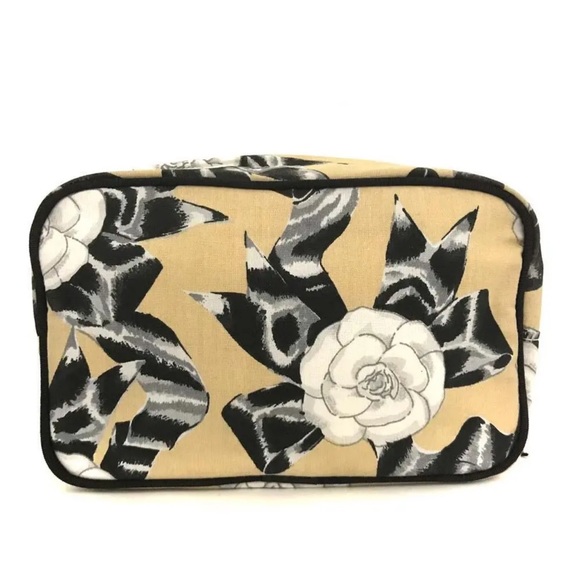 Reserved for Suzanne Chanel Camellia Rose Authentic Makeup Bag - Picture 5 of 9